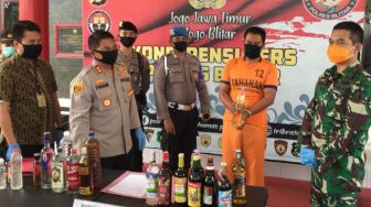 Polisi Ciduk Peracik Miras Oplosan yang Sebabkan 8 Warga Kota Blitar Tewas