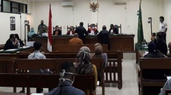 Dituntut 18 Bulan Penjara, Tiga Mantan Pejabat Kuansing Divonis Bebas