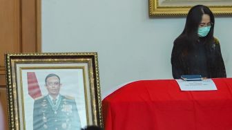 Suasana Haru di Rumah Duka Mantan Panglima TNI Djoko Santoso