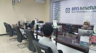 Kantor BPJS Kesehatan di Bekasi Berlakukan Physical Distancing