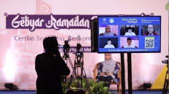 Gandeng Tokoh Nasional, UGM Ajak Masyarakat Pilah Informasi di Tengah Wabah