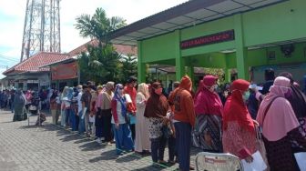 1.054  Warga Banguntapan Terima BST, Ciptakan Kerumunan