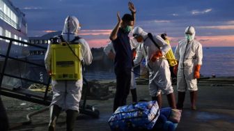 55 warga Sulut dari Ternate tiba di Pelabuhan Manado dijemput