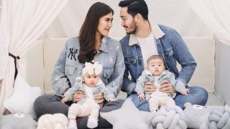 Kata Syahnaz Sadiqah dan Jeje Soal Pengalamannya Mengurus Anak Kembar