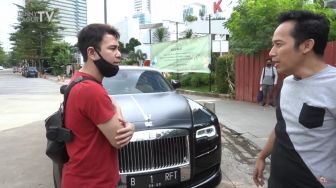 Raffi Ahmad Murka Mobil Mewahnya Diisi Bensin Eceran oleh Denny Cagur