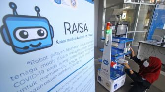 ITS 'Mengutus' Robot RAISA Bantu RSI Surabaya Tangani Pasien Covid-19