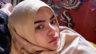 Pakai Hijab Selama Ramadan Dibilang Pencitraan, Dinar Candy Mencak-mencak