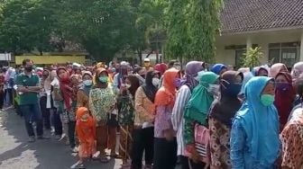 Warga Berkerumun, Penyaluran Bantuan Gunungkidul Ramai Dikomentari Warganet