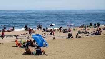 Pantai di New Jersey Kembali Dibuka