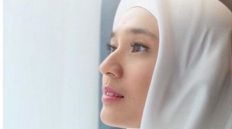 Umi Pipik Beri Nasihat soal Mati, Dhini Aminarti Mantap Berhijrah