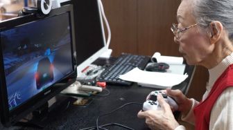Hobi Main Game GTA V: Hamako, Nenek 90 Tahun Pecahkan Rekor Dunia Guinness