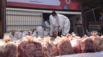 Warga Pandeglang Jual Daging Sapi Dicampur Babi di Pasar Bengkok