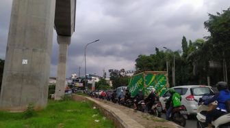 Gak Ngaruh Ada PSBB, Jalan Ciputat Penghubung Jakarta-Tangsel Tetap Macet