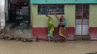 Badai Amphan Hantam India-Bangladesh, 14 Tewas dan Jutaan Orang Diungsikan