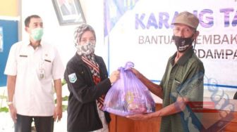 Pemulung di Kabupaten Probolinggo Dapat Bantuan Sembako