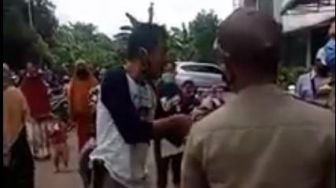 Warga Marahi Satpol PP karena Langgar Social Distancing, Videonya Viral