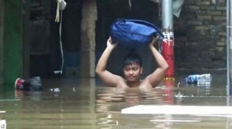 Rumah Kebanjiran 3 Kali di Bulan Ramadan, Sahur  Warga Kebon Pala Terganggu