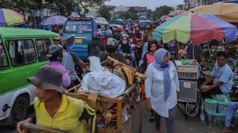 Polresta Bogor Kota Gerebek Warga Belum Vaksin di Pasar Anyar