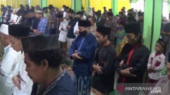 Jemaah Salafiyah di Magetan Gelar Salat Id Lebih Awal Sehari