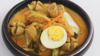 Kreasi Baru yang Praktis, Resep Ketupat Sayur Bakso, Menu Wajib Lebaran