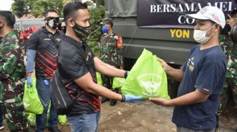 Lulusan Akmil Tahun 2000 Bantu Masyarakat yang Terdampak Virus Corona