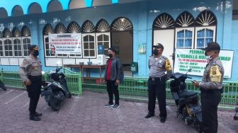 Warga Muslim Kabupaten Gianyar Salat Id di Rumah