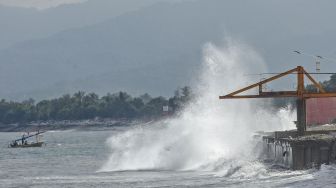 Waspada! Gelombang Tinggi 6-9 Meter Berpotensi Terjang Laut Natuna