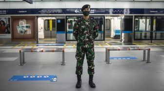 Jelang New Normal, TNI Jaga Stasiun MRT Bundaran HI
