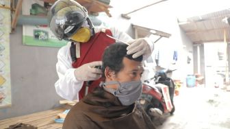 Salon di Bandung Ini Gratiskan Pangkas Rambut bagi Pemilik Nama Agus selama Agustus