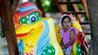 Anak-anak bermain di taman setelah Turki mengizinkan anak-anak 14 tahun meninggalkan rumah  di Antalya, Turki pada 27 Mei 2020.  [Foto/Anadolu Agency]