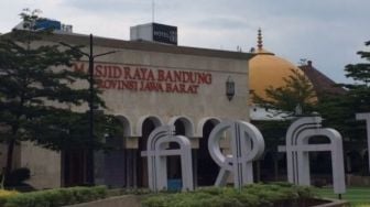 New Normal di Jabar, Salat Berjemaah Akan Kembali Diizinkan di Masjid