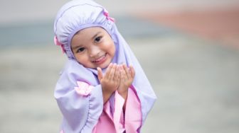 Jangan Asal Beli, Ini Tips Memilih Gamis Anak