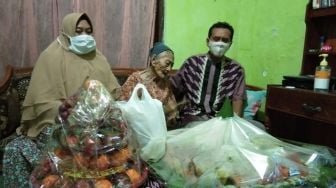 Bikin Takjub, Nenek Usia 100 Tahun di Gresik Sembuh dari Virus Corona