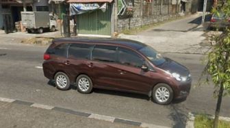 Mewah, Deretan Mobil Ini Dipaksa Jadi Limosin karena Google Map Error