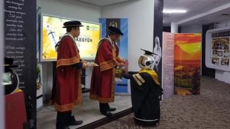 Kampus Berniat Pakai Robot Wisuda, Mahasiswa: Tidak! Biarkan Kami Menunggu