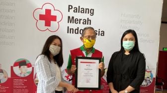 PMI dan Hansaplast Bantu Sediakan APD di RS Kota Kecil