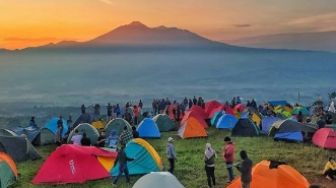 Menilik Indahnya Bukit Alas Bandawasa, Viral Karena Ramai di Tengah Pandemi