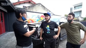 Andre Taulany Jadi Bulan-bulanan Raffi Ahmad Saat Jajal Mobil Gading Marten