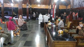 Anggota Bawaslu Usul Mertuanya Terima Bansos, Bupati Banjarnegara Meradang