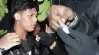 Kocak, Pemuda Prank Polisi Dikira Bawa Sabu Ternyata Garam