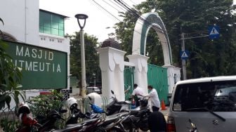 LIVE: Rumah Ibadah Dibuka, Masjid Cut Meutia Gelar Salat Jumat