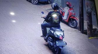 Pemotor Berkaos Komunitas Ojol Nekat Mencuri Sekarung Paket, Bikin Resah
