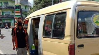 Salut! Sopir di Parepare Siapkan Fasilitas Cuci Tangan di Atas Angkot