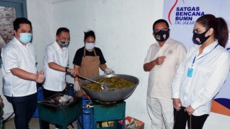 DPR dan Menteri BUMN Tinjau Posko Masak Covid-19