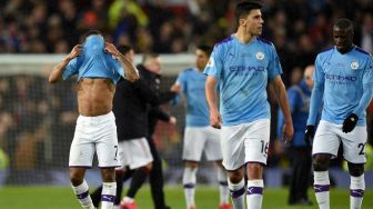 Man City Vs Liverpool, Carragher: Bek Tengah, Kelemahan City Musim Ini