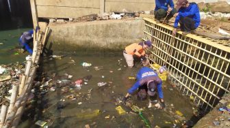 Detik-detik Ditemukan Potongan Kaki Perempuan di Situ Pengarengan Depok