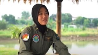 Kisah Ladiba Anak Penjual Jagung Menjadi Pilot Wanita TNI AD Pertama