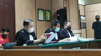 Tersebar Foto Jaksa Fedrik dengan Tas Branded, Netizen Dibuat Tercengang