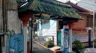 Zona Merah, RW di Kelurahan Malaka Jaya Disemprot Disinfektan 2 Kali Sehari