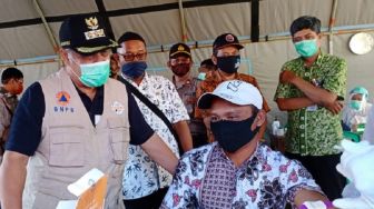 Syukuran Nol Kasus Positif Corona di Kebumen, Bupati Yazid Cukur Gundul